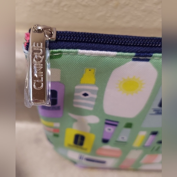 KATE SPADE/CLINIQUE NWT Cosmetic Bag with Zippered Top. - Picture 3 of 8